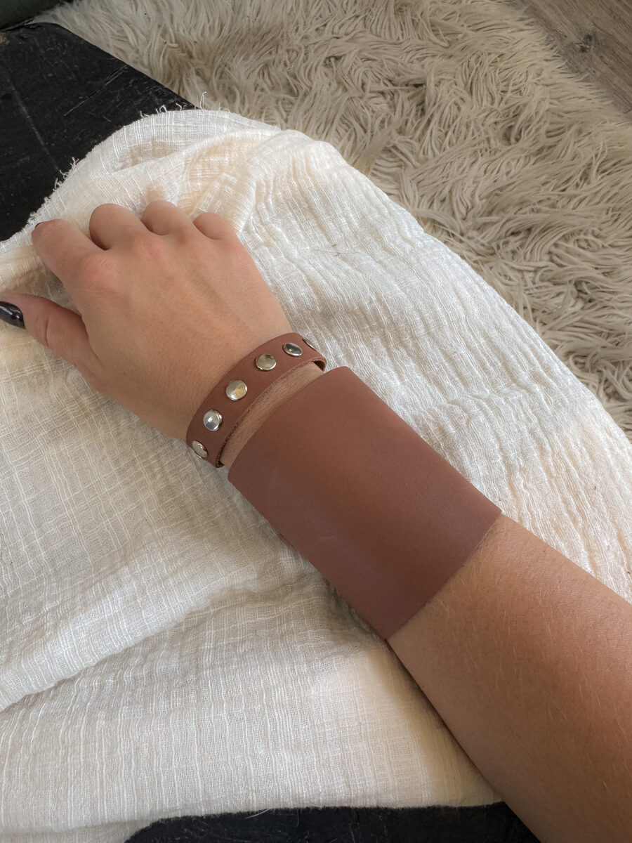 Pulsera Austin marron con tachas - Imagen 3